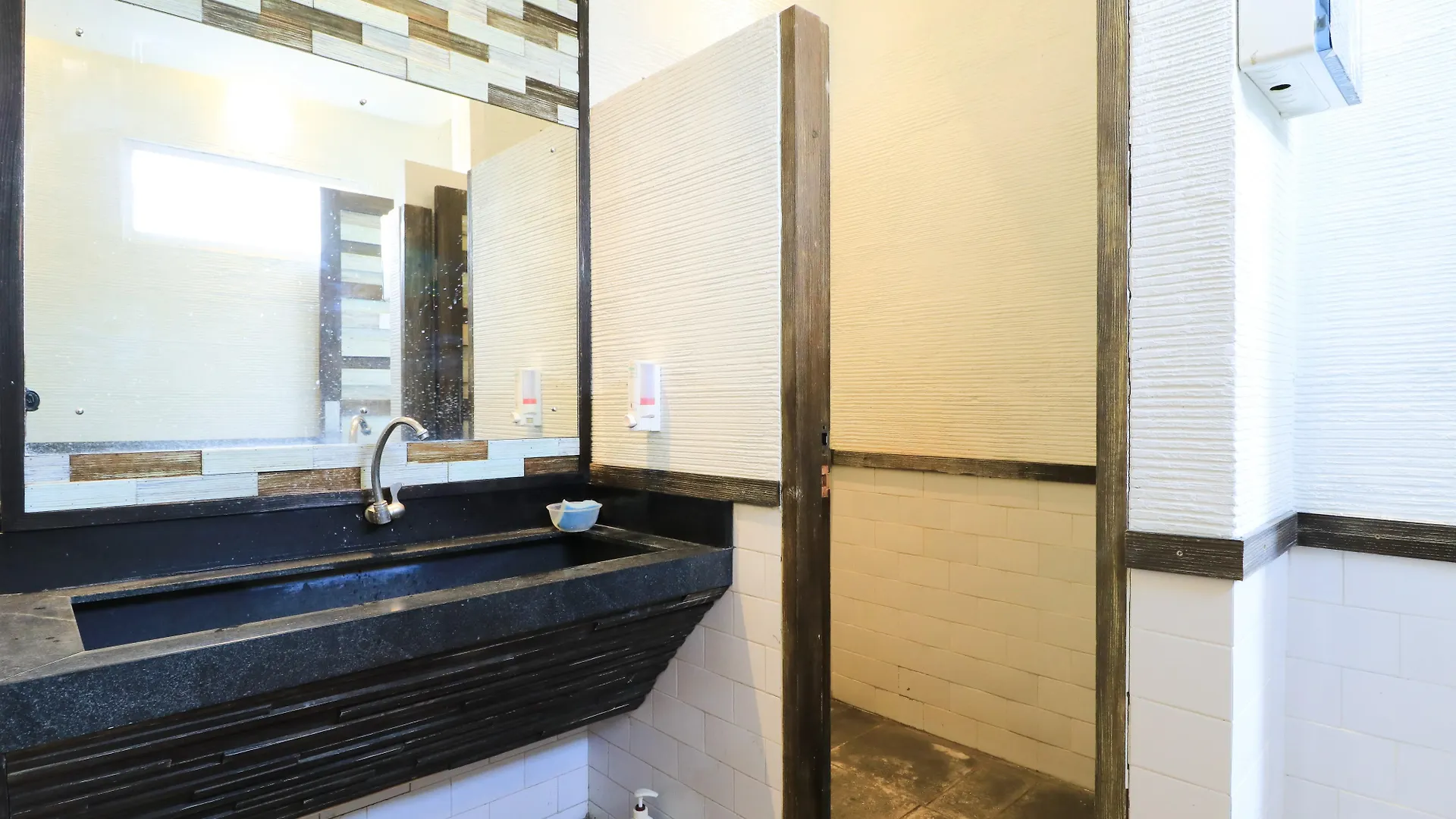 Sharespace Bali Σεμινιάκ Ινδονησία